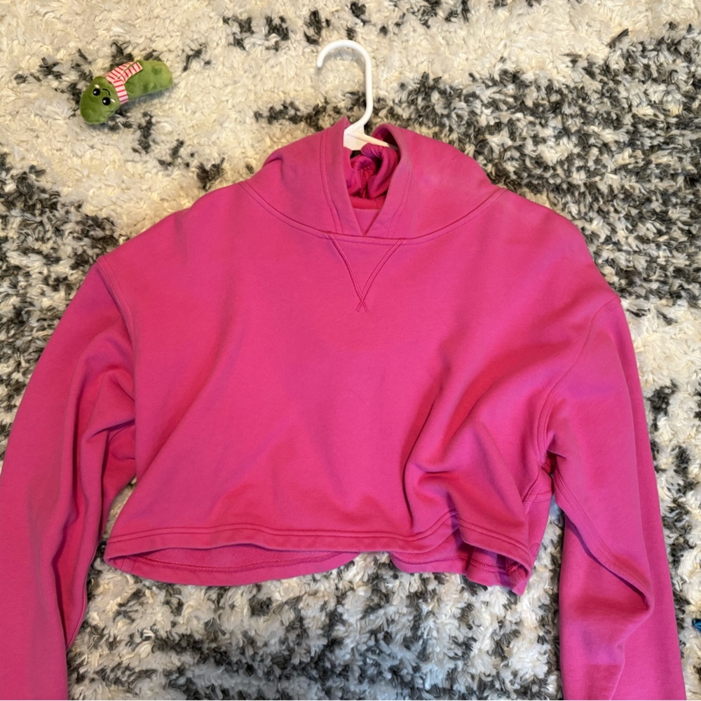 Lululemon hot pink cropped hoodie